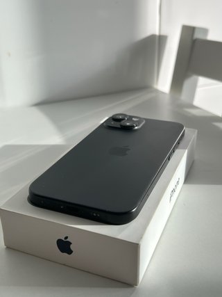 iPhone 15 128GB
