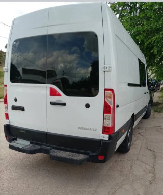 Furgoneta tres plazas 3500 kilos,165 cv