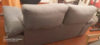 Sofá de tela gris