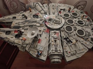 Lego Halcón Milenario