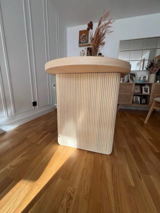 Mesa de comedor ovalada de madera