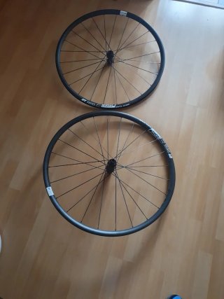 Ruedas carretera aluminio DT Swiss