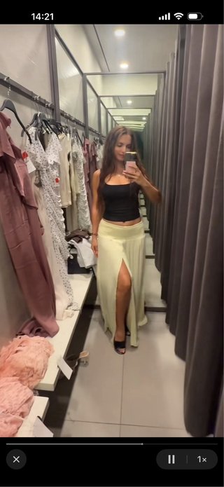 Falda Larga  Satinada Abertura Zara