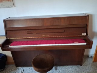 Piano Acústico Yamaha M1JR