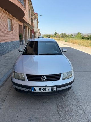 Volkswagen Passat 1999 ,614144133