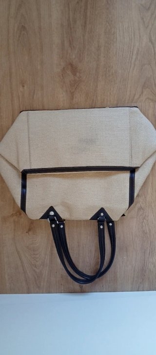 Bolso de verano beige y marrón