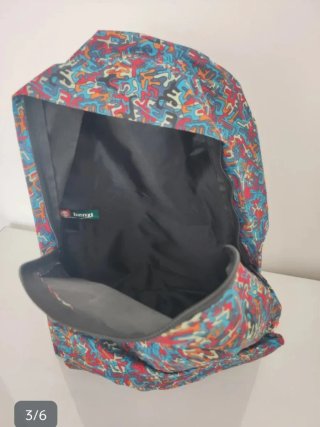 Mochila Benzi urbana y única. Sin extrenar