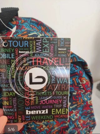 Mochila Benzi urbana y única. Sin extrenar