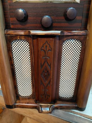 Radio Antigua Madera y Metal