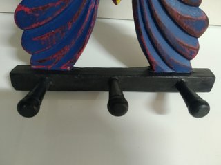 Perchero en madera de Albasia (Mariposa)