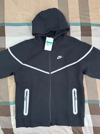 Chaqueta Nike Tech Fleece Negra Reflectante