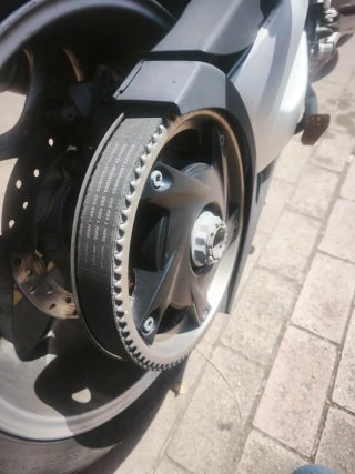 BMW F800ST con alarma