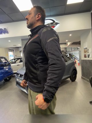 Chaqueta Moto Negra con Capucha