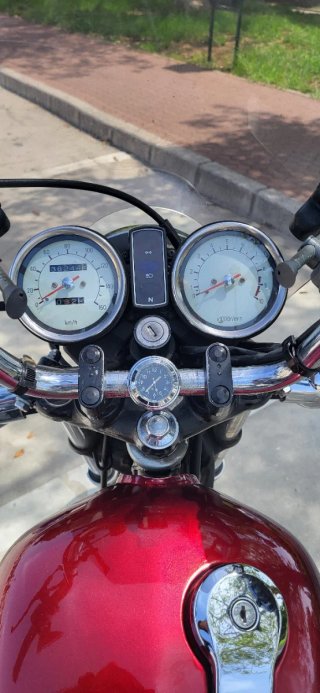 Yamaha 250 Special Roja y Negra