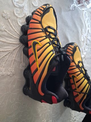 Zapatillas Nike Shox Naranja y Amarillo