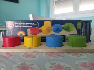 Puzzle de formas geométricas de madera