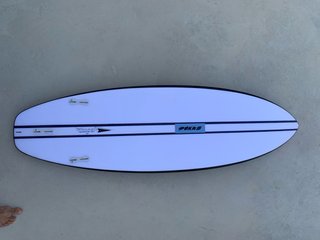 Tabla surf Pukas carbono 31,9L