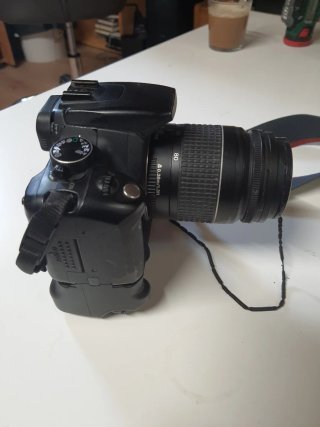 Canon EOS 350D Digital con objetivo 18-55mm