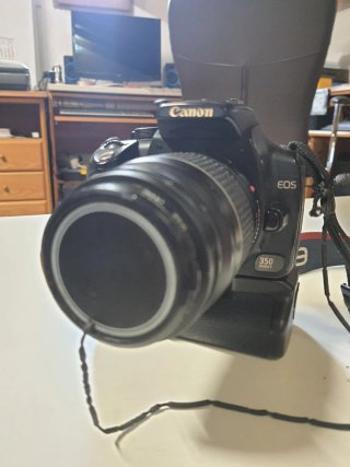 Canon EOS 350D Digital con objetivo 18-55mm