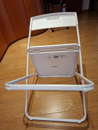 Silla plegable blanca metal y plástico