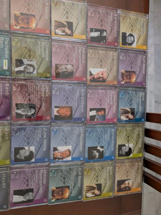 Lote 28 CD Música Clásica Barenboim Harnoncourt