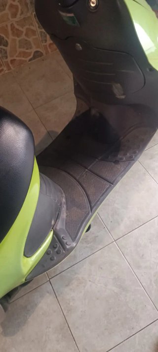 Moto Scooter 49cc Negra y Verde