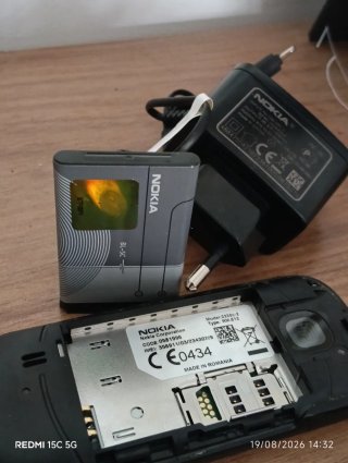 Teléfono Móvil Nokia Vintage Nokia 2330-c plateado