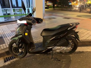 Moto Scooter Symphony SR Negra