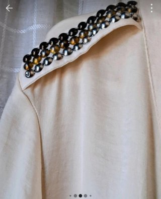 H&M Blusa Beige con Detalles en Hombros