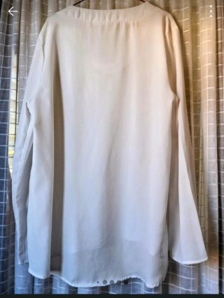 H&M Blusa Beige con Detalles en Hombros