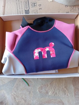 Traje de neopreno niña rosa y azul
