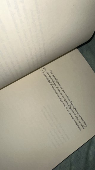 Caja literaria Bajo el azul de su mirada