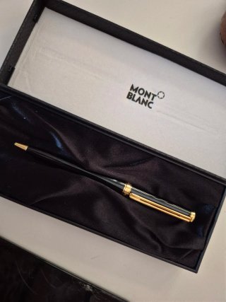 Bolígrafo Montblanc  Noblesse Negro y Dorado