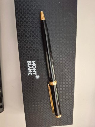 Bolígrafo Montblanc  Noblesse Negro y Dorado