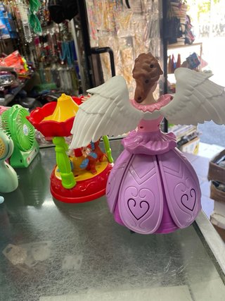 Bambola Principessa Ali Luci LED Giocattolo