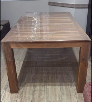 Mesa y 6 sillas de mimbre