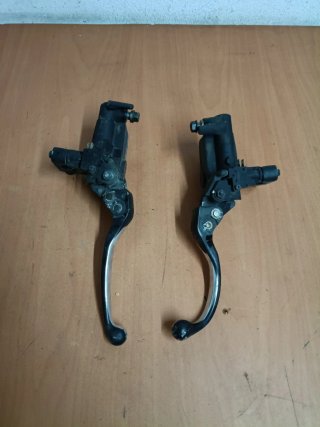 Manetas y bomba freno Kawasaki J300