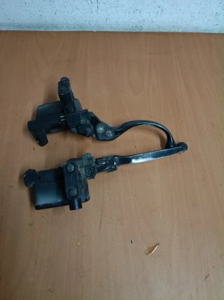 Manetas y bomba freno Kawasaki J300