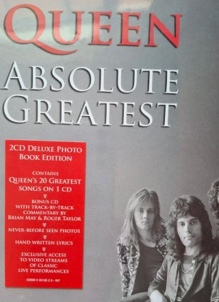 Libro Queen Absolute Greatest +2 CDS. NUEVO
