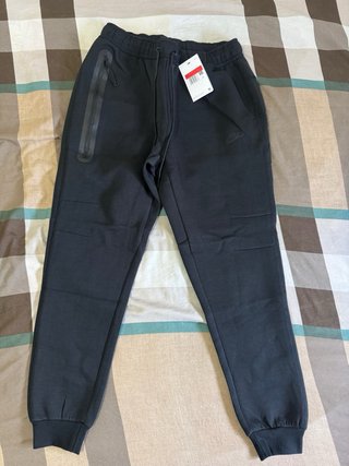 Conjunto Nike Tech Fleece Negro