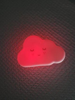 Luz quitamiedos nube infantil