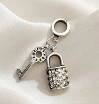 Colgante Charm Plata Ley Llave y Candado