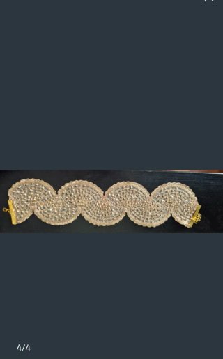 Choker dorato elegante
