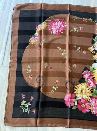 Pañuelo marron floral Franco Laurenti