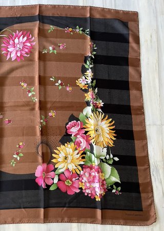 Pañuelo marron floral Franco Laurenti