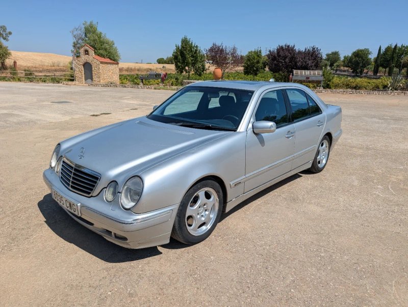 Mercedes-Benz Clase E 2001 - foto 1