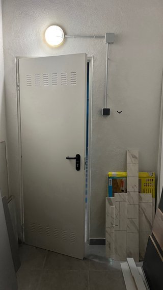 Puerta de trastero nueva