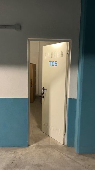 Puerta de trastero nueva