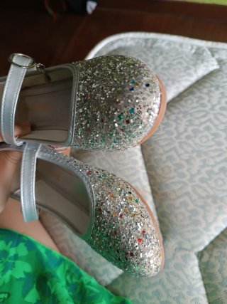 Zapatos plateados niña con brillos