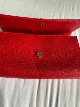 Bolso de mano Valentino rojo con cadena